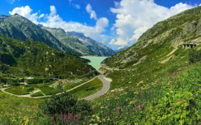 Plan Your Perfect Spring Hiking Adventure